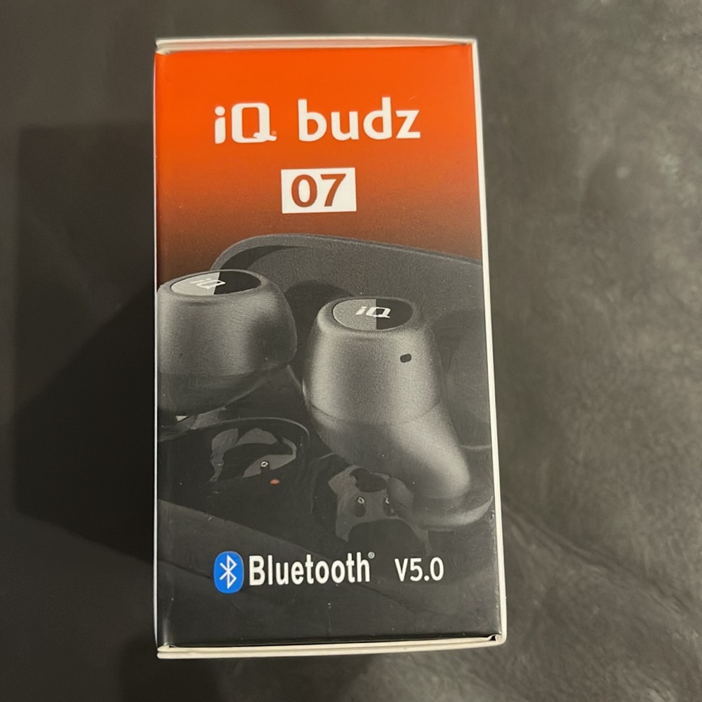NWT - Ear buds wireless - Picture 3 of 5